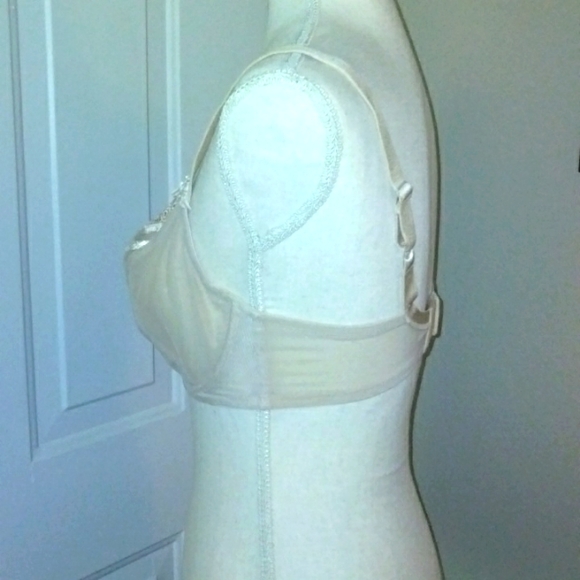 Wacoal 34D Nude Lace Bra PRISTINE - Picture 2 of 8